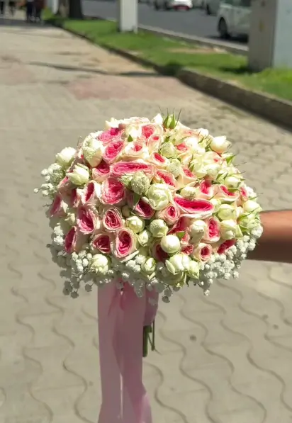 Розовый свадебный букет