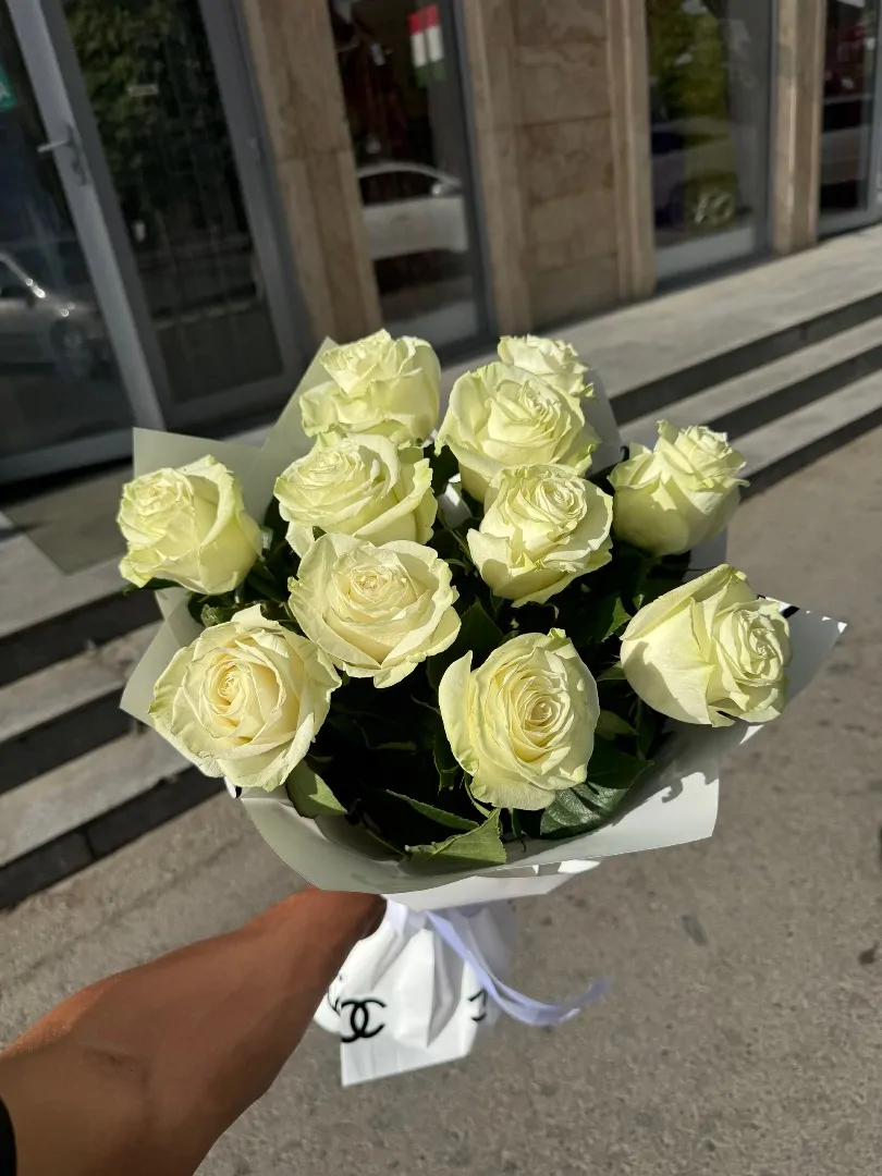 11 голландских роз